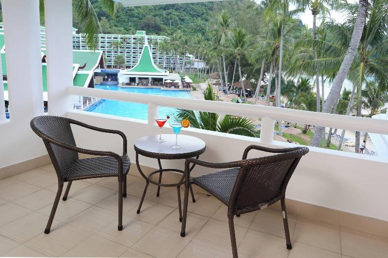 Le Meridien Phuket Beach Resort