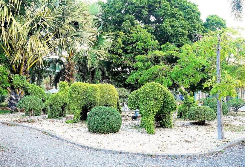 Pattaya Park Beach Resort