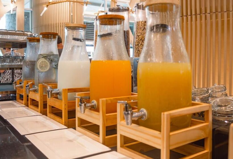 Курорт Andaman Embrace Patong