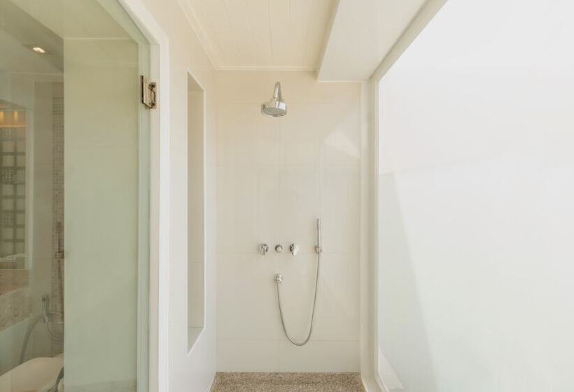 Курорт Andaman Embrace Patong