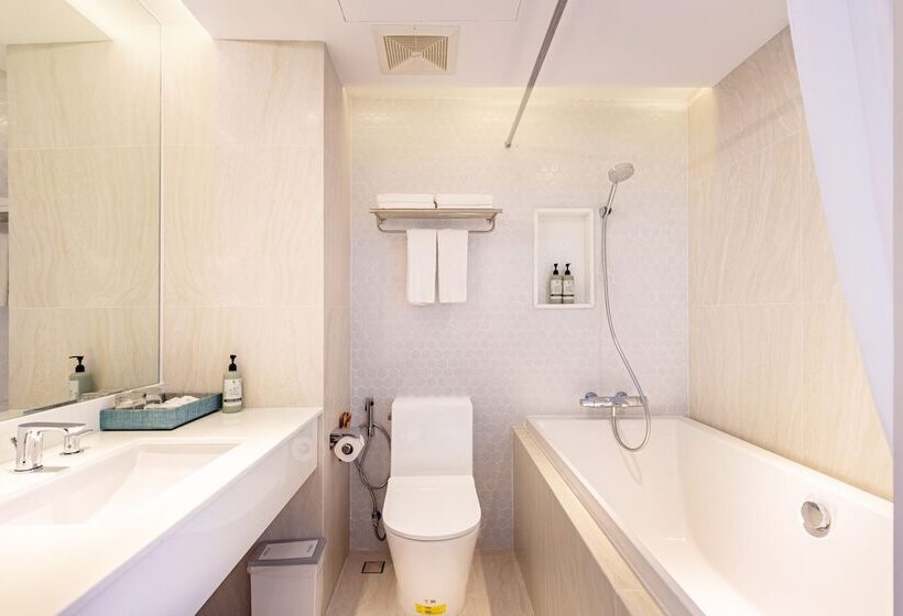 Курорт Andaman Embrace Patong