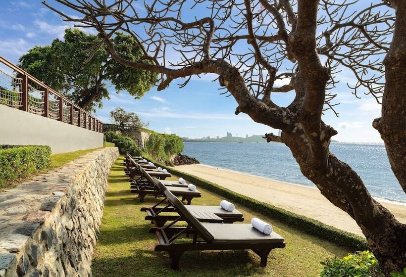 استراحتگاه Dusit Thani Pattaya