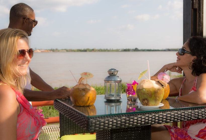 استراحتگاه Eco Torarica