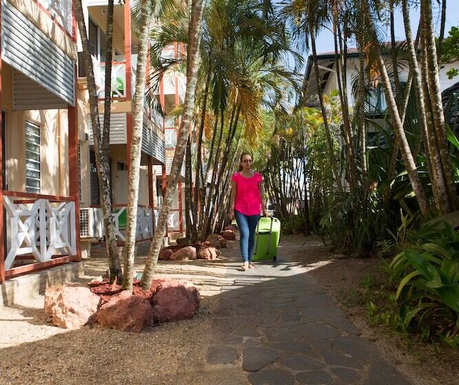 استراحتگاه Eco Torarica