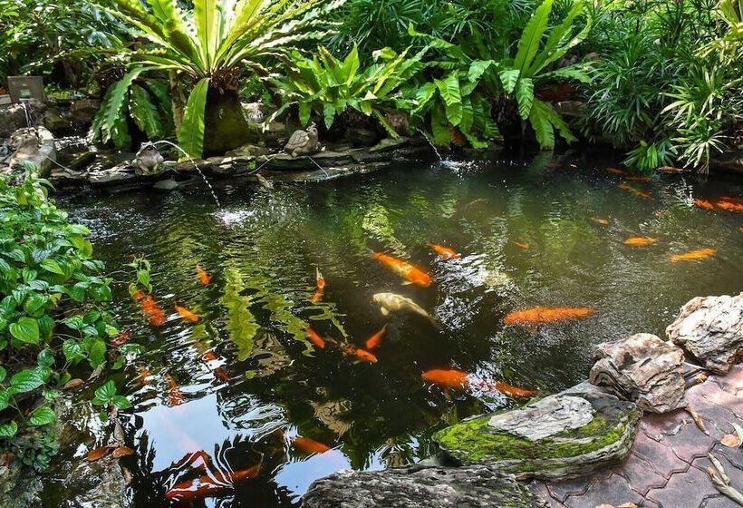 Sugar Hut Resort & Restaurant