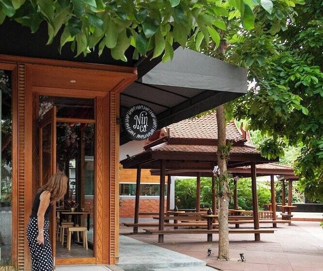 Sugar Hut Resort & Restaurant