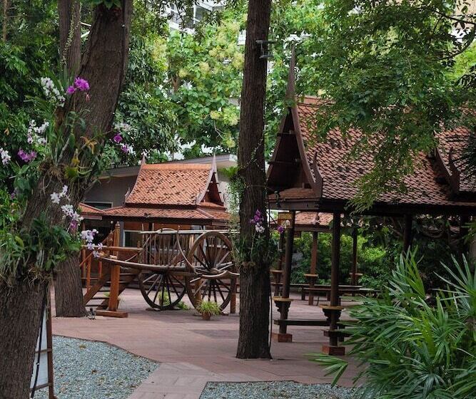 Sugar Hut Resort & Restaurant