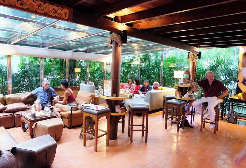 Sugar Hut Resort & Restaurant