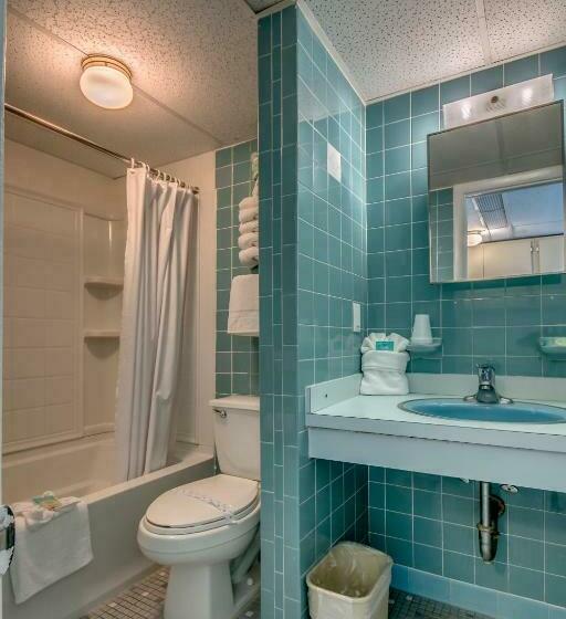 Admiral Resort Motel