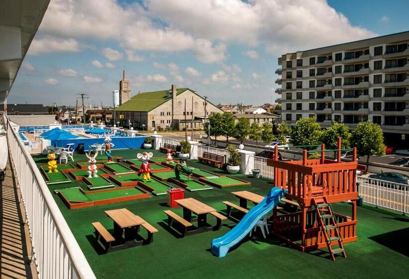 Admiral Resort Motel