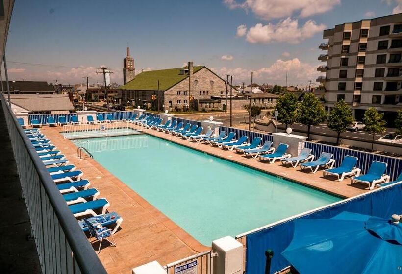 Admiral Resort Motel