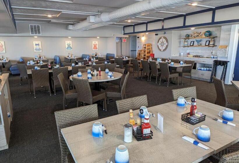 Admiral Resort Motel