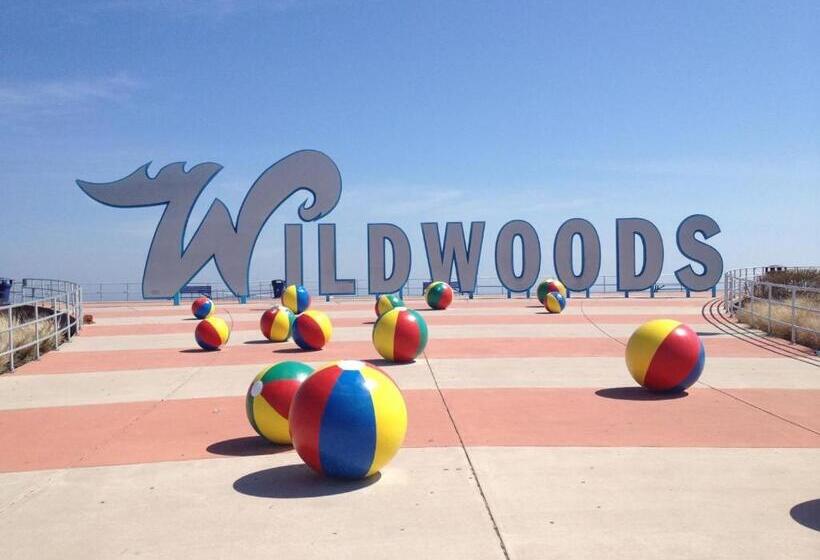 Admiral Resort Motel