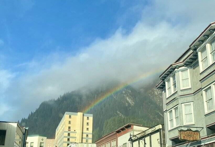 Alaskan Hotel And Bar