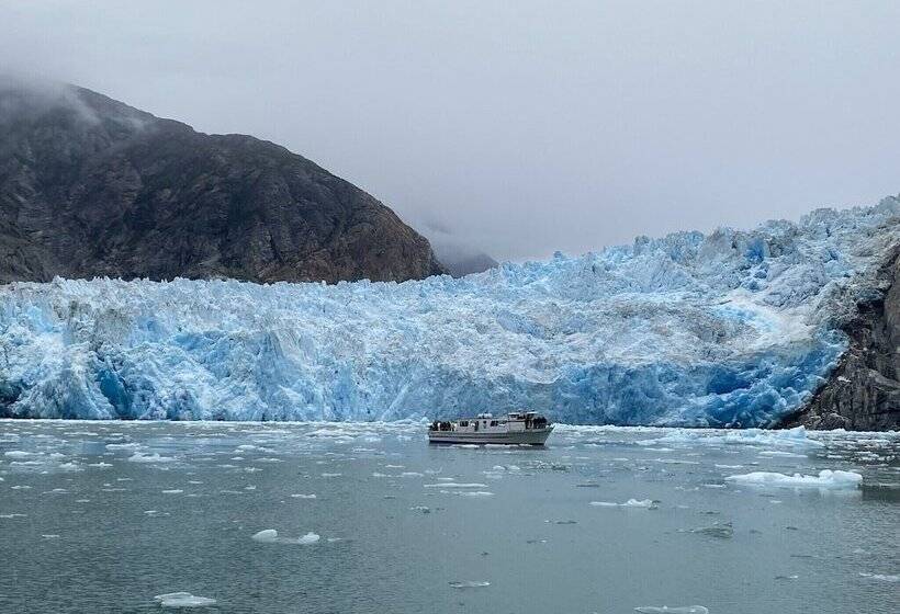 Alaskan Hotel And Bar