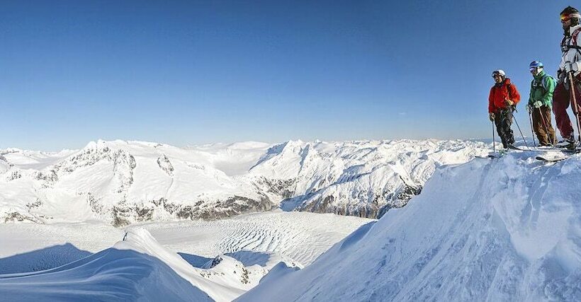 Alaskan Hotel And Bar