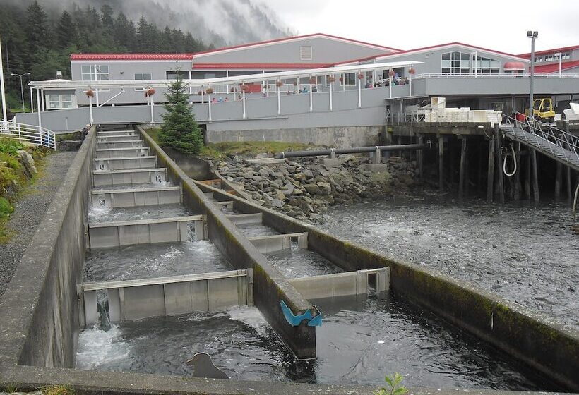 Alaskan Hotel And Bar