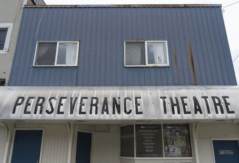 Alaskan Hotel And Bar