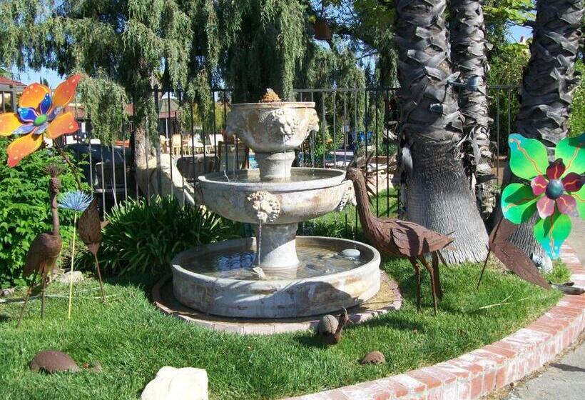 فندق Adelaide Inn