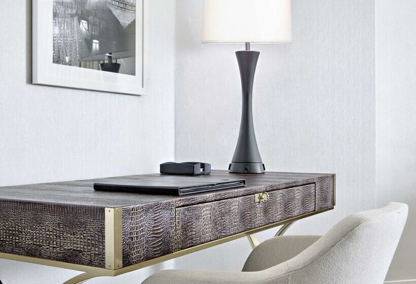 هتل Amway Grand Plazacurio Collection By Hilton