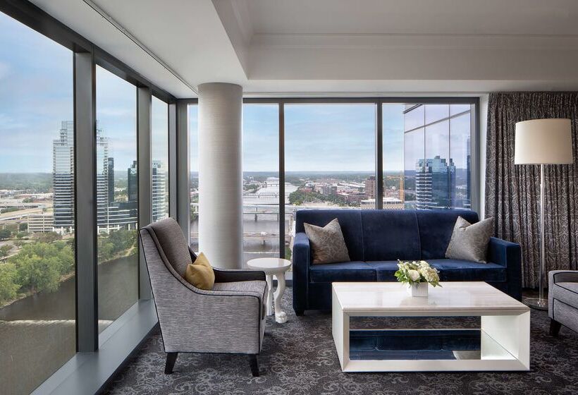 هتل Amway Grand Plazacurio Collection By Hilton