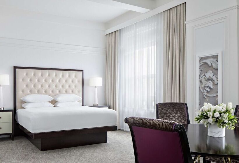 Отель Amway Grand Plazacurio Collection By Hilton