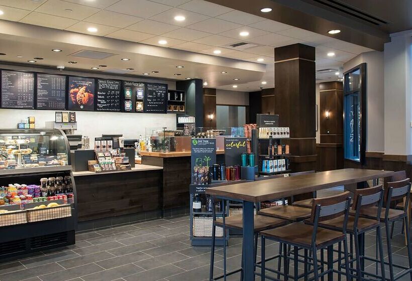 Отель Amway Grand Plazacurio Collection By Hilton