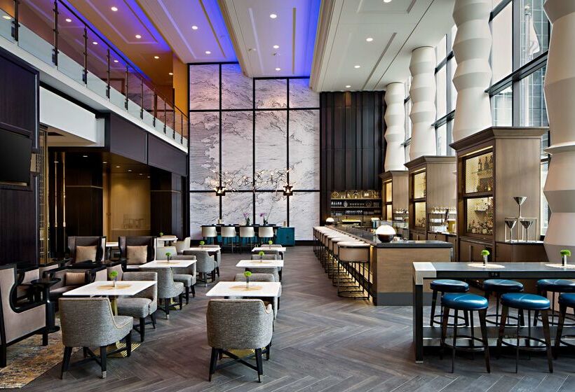 Отель Amway Grand Plazacurio Collection By Hilton