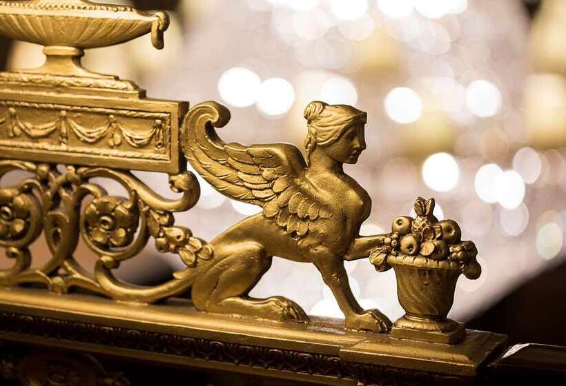 Отель Amway Grand Plazacurio Collection By Hilton