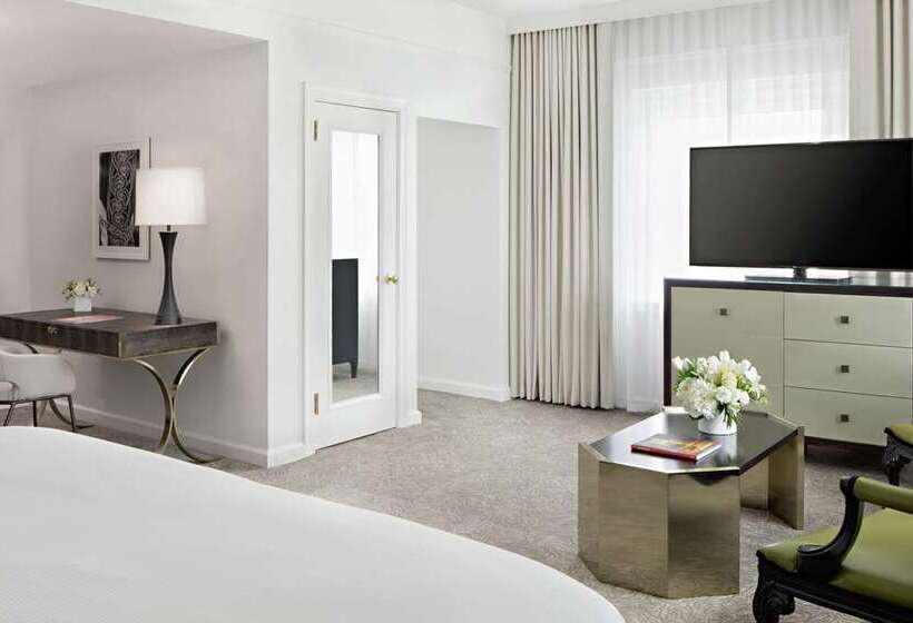 Отель Amway Grand Plazacurio Collection By Hilton