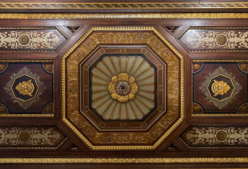 Отель Amway Grand Plazacurio Collection By Hilton