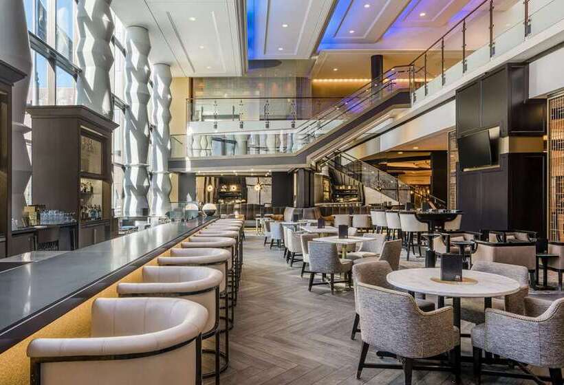 Отель Amway Grand Plazacurio Collection By Hilton