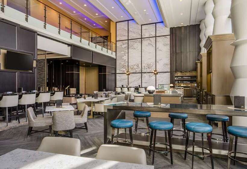 Отель Amway Grand Plazacurio Collection By Hilton