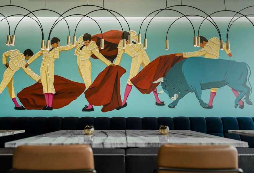 Отель Amway Grand Plazacurio Collection By Hilton