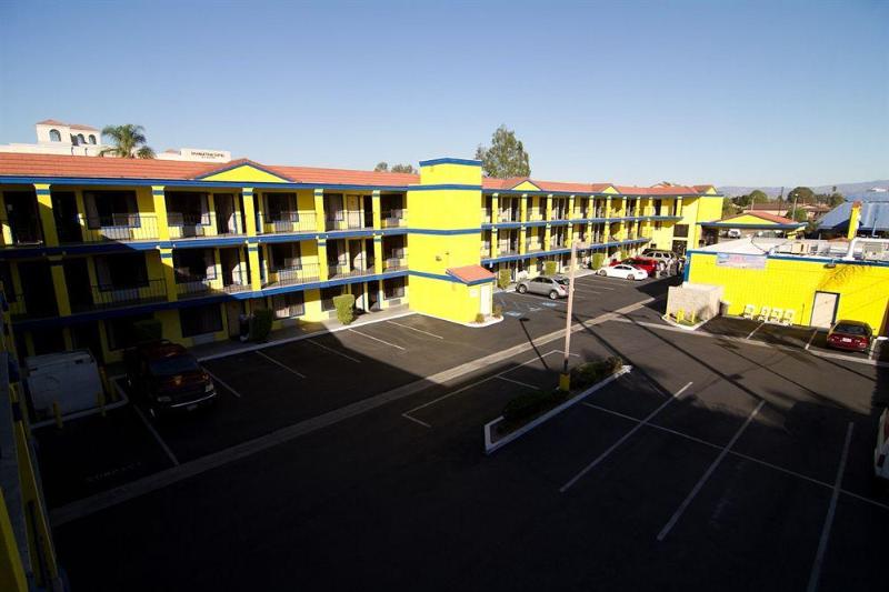 فندق Anaheim Carriage Inn