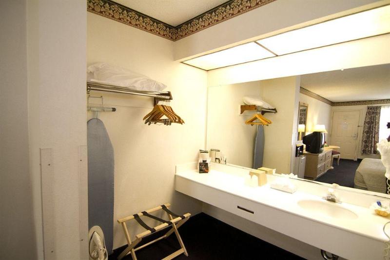 فندق Anaheim Carriage Inn