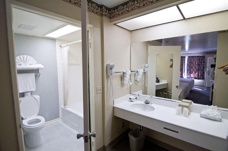 فندق Anaheim Carriage Inn