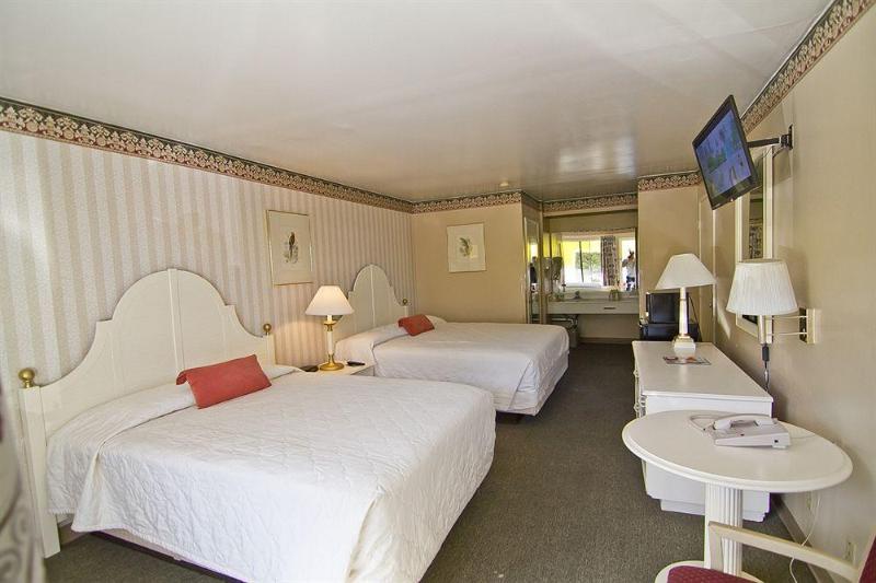 فندق Anaheim Carriage Inn