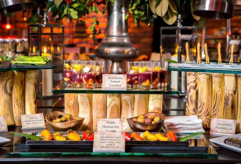 Отель Anaheim Marriott