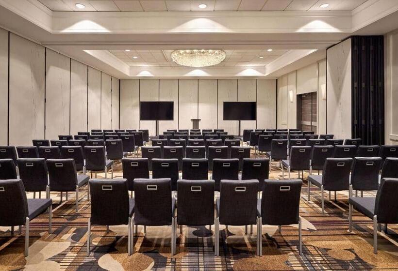 Отель Anaheim Marriott