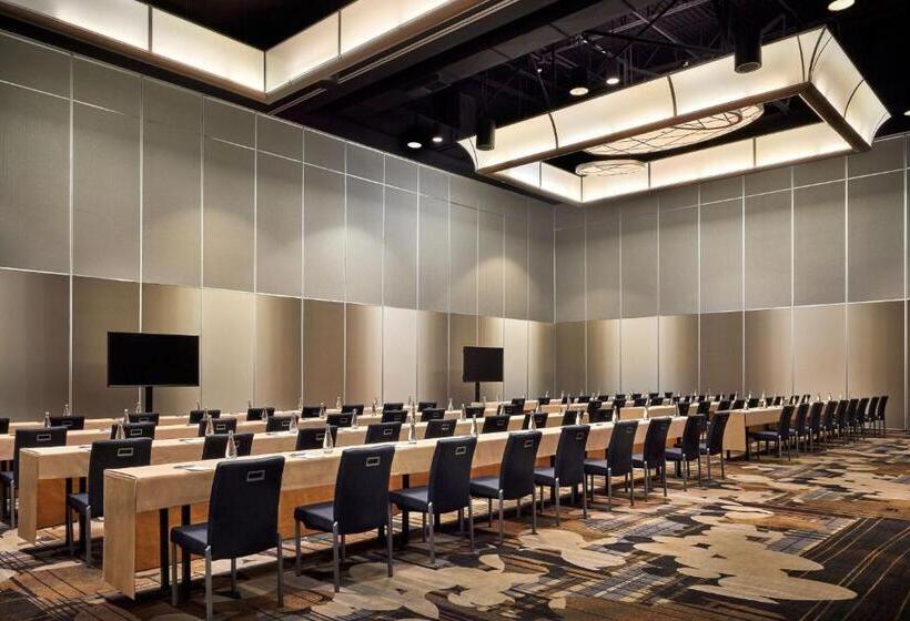 Отель Anaheim Marriott