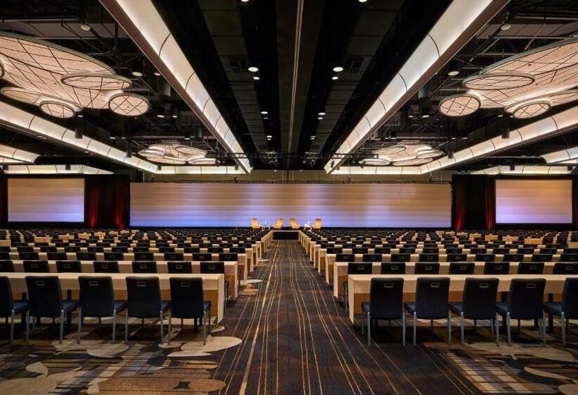 Отель Anaheim Marriott