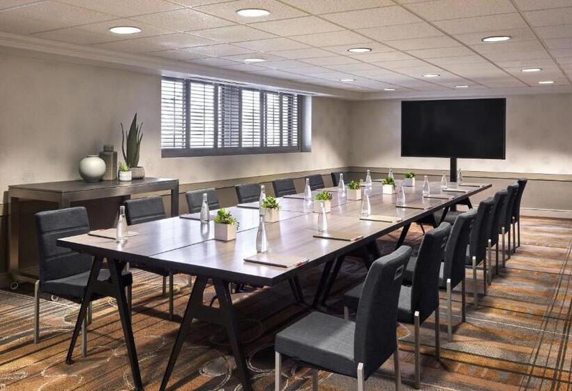 Отель Anaheim Marriott