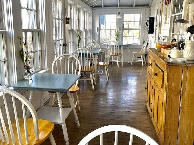 בית מלון כפרי Anchor Inn