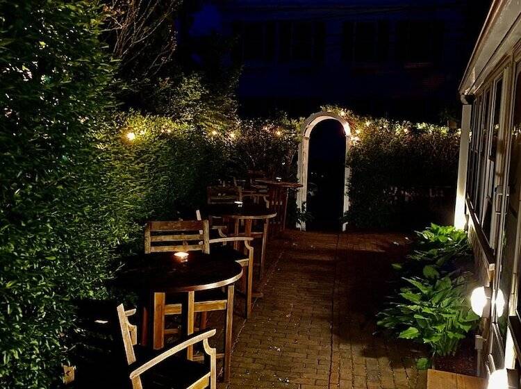 בית מלון כפרי Anchor Inn