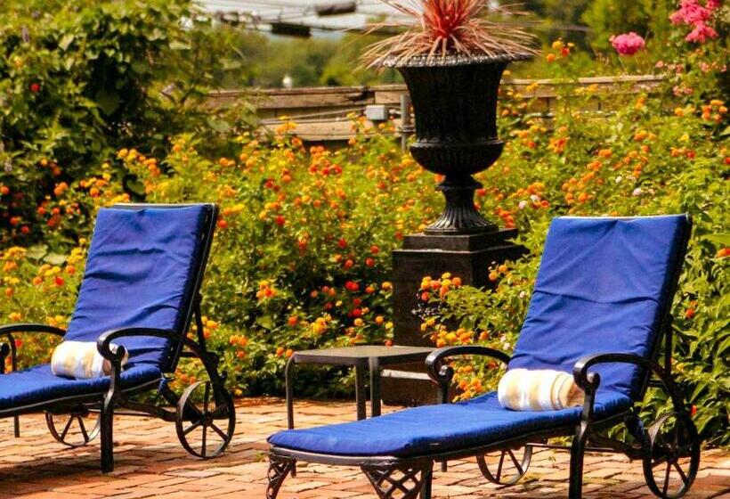 Отель Anchuca Historic Mansion & Inn