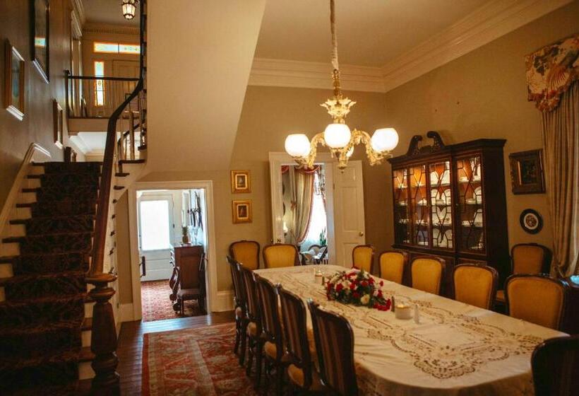 Отель Anchuca Historic Mansion & Inn