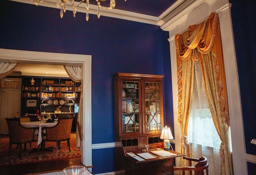 Отель Anchuca Historic Mansion & Inn