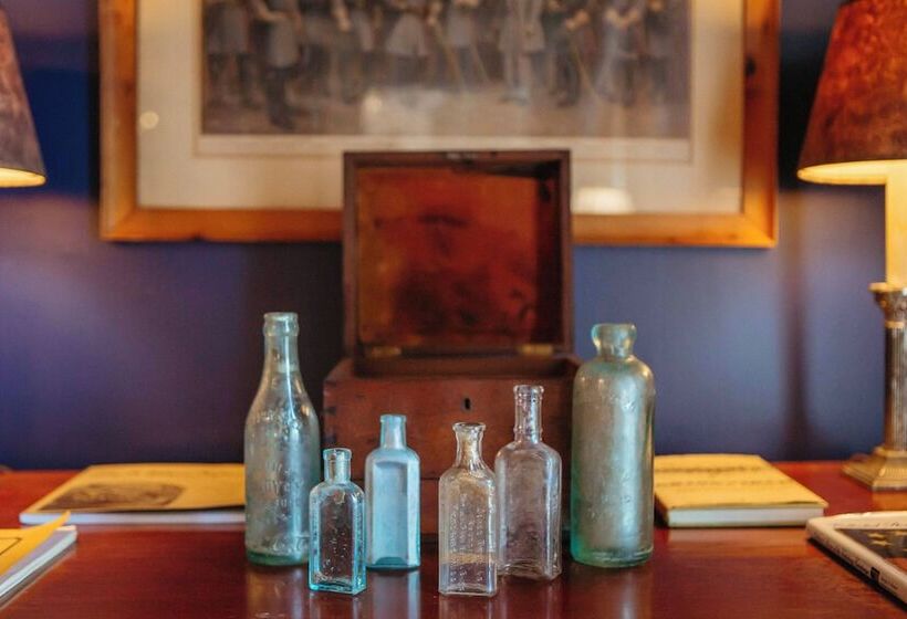 Отель Anchuca Historic Mansion & Inn