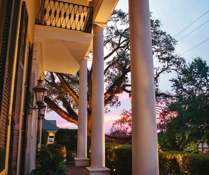 Отель Anchuca Historic Mansion & Inn